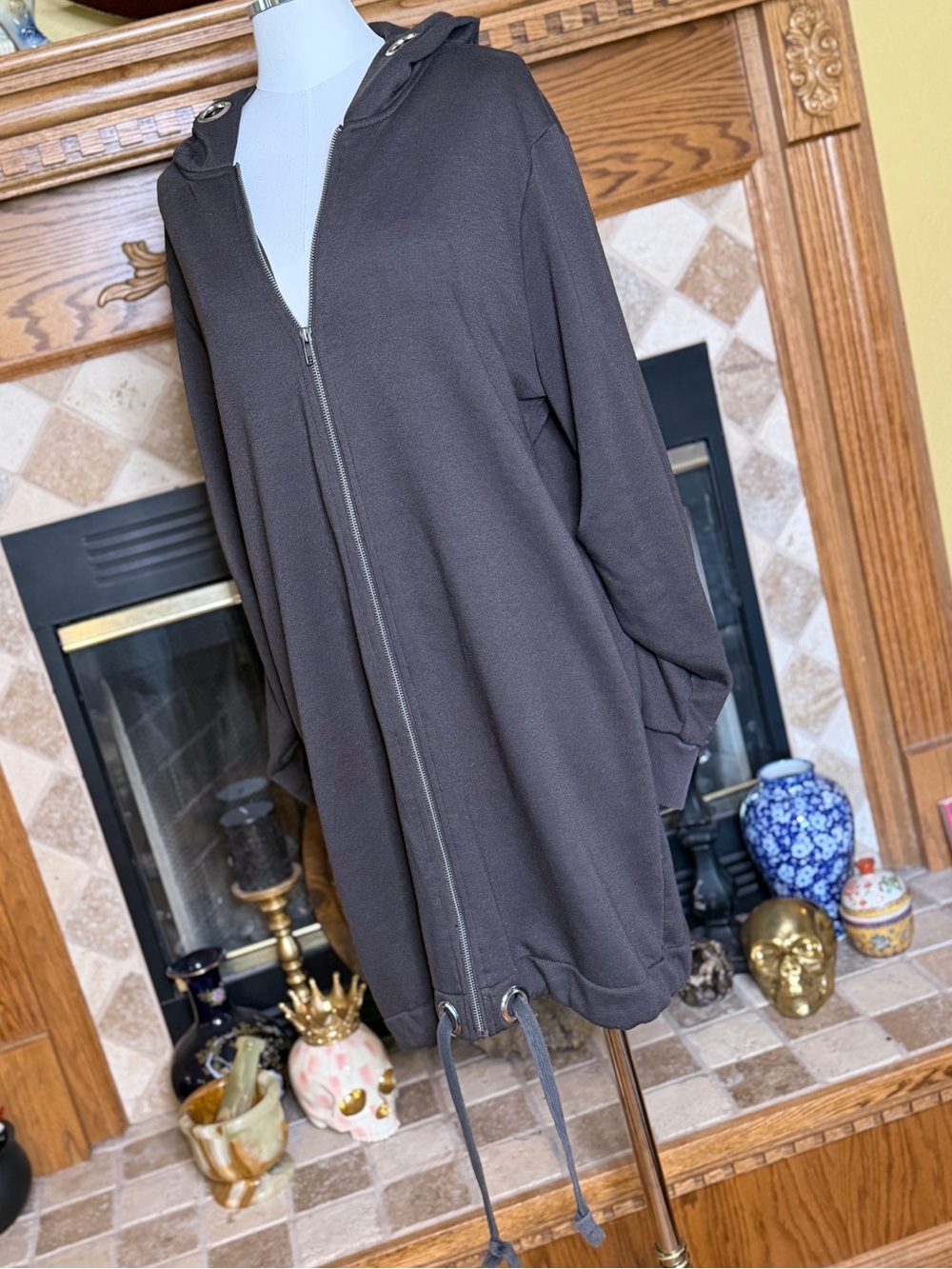 Soprano Oversized Zip-Up Hooded Sweatshirt in Dark Charcoal with Ruched Sleeves